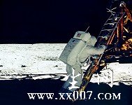 Aldrin on the LM footpad 